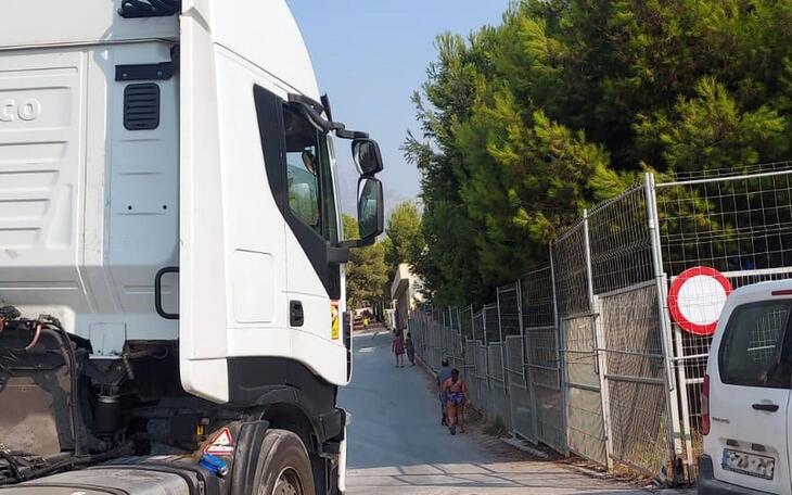 El PSOE reclama más seguridad para los usuarios que acceden a la Ciudad Deportiva Guillermo Amor.